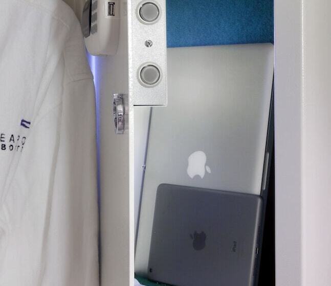 景色の見えるダブルベッドスタンダードルーム, Seaport Hotel® Boston