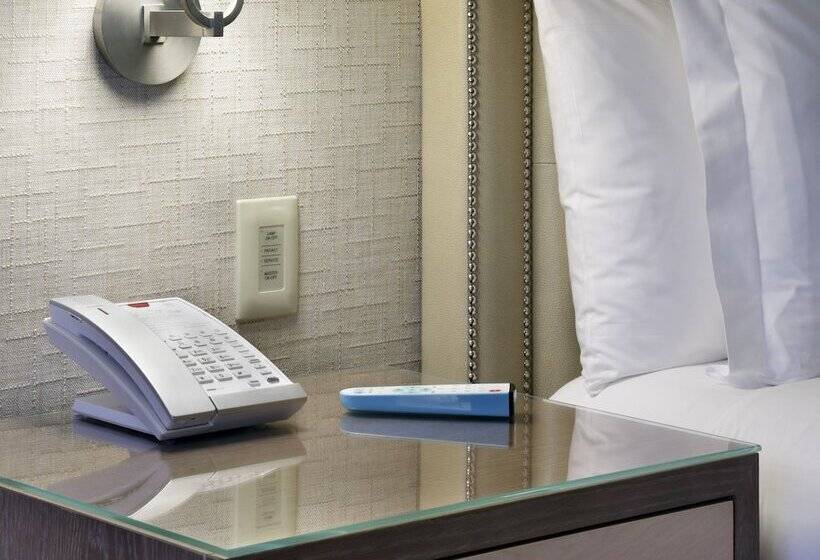 景色の見えるダブルベッドスタンダードルーム, Seaport Hotel® Boston