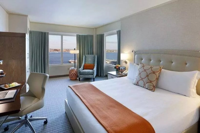 اتاق استاندارد با تخت دوبل و چشم‌انداز, Seaport Hotel® Boston