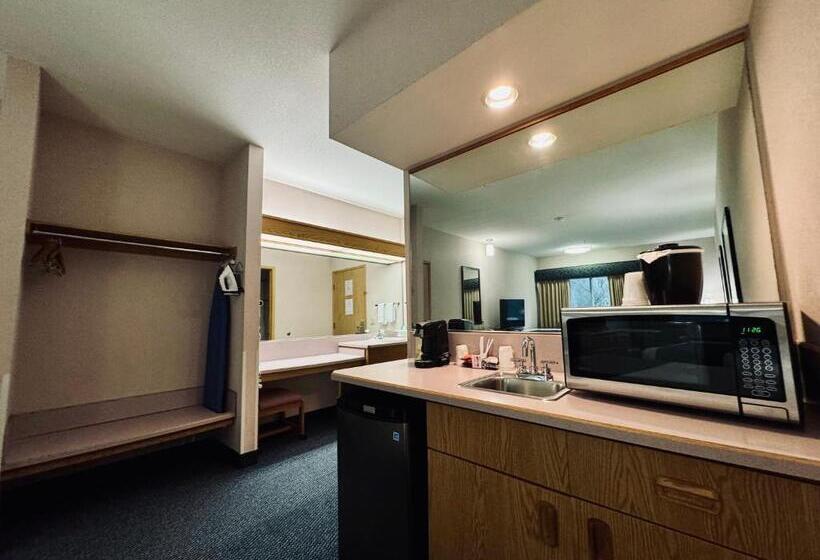 标准间, The Tillamook Inn