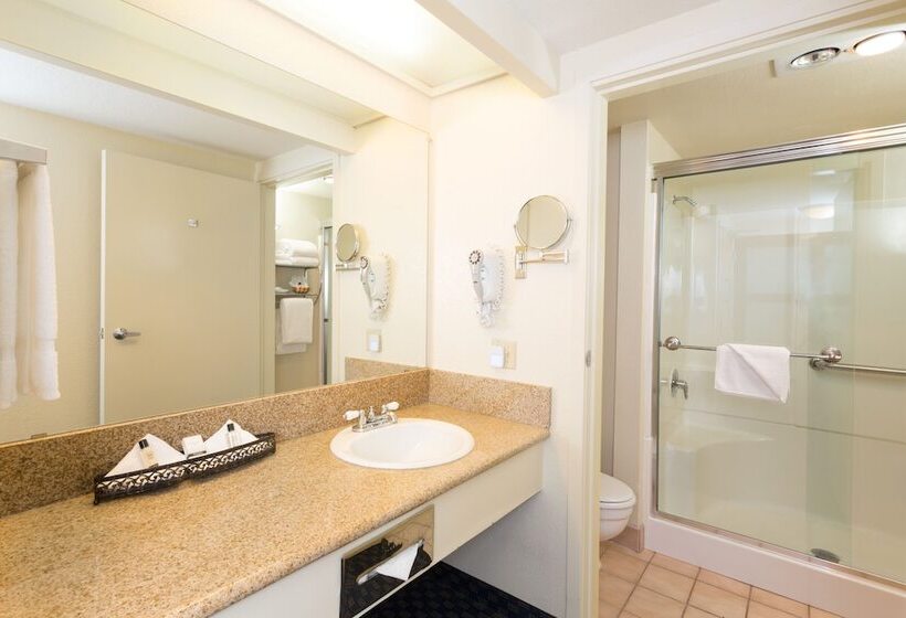 Junior Suite, The Marina Inn On San Francisco Bay