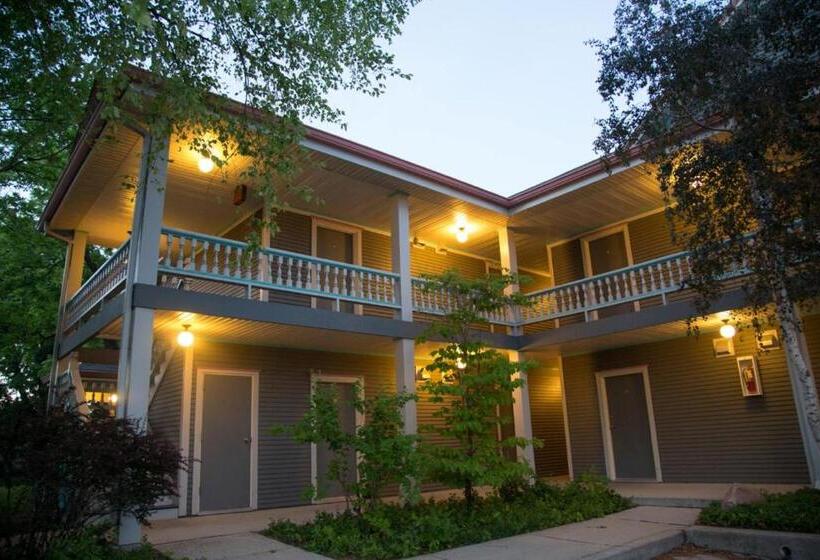 غرفة قياسية سرير كينج, The Shelby Inn