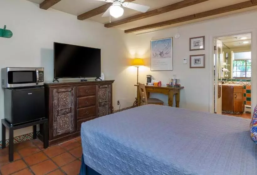 اتاق استاندارد با تخت دو نفره بزرگ, Santa Fe Motel & Inn