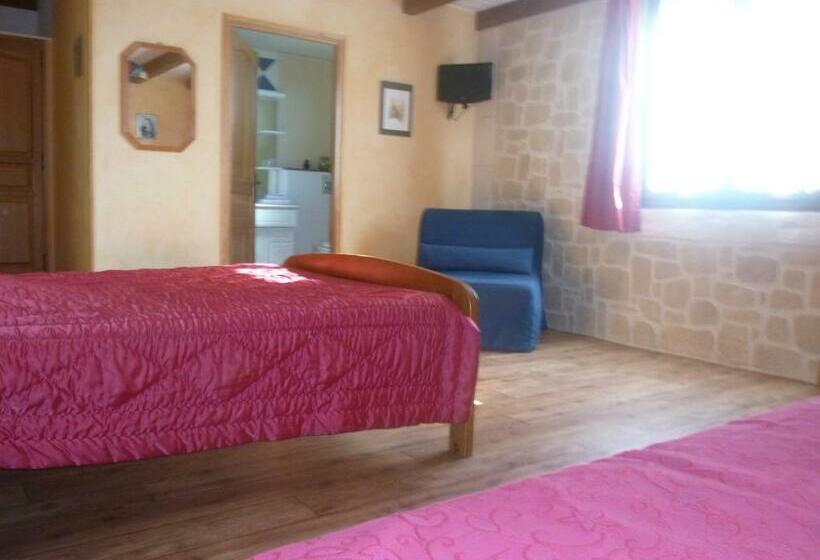 חדר סטנדרט לארבעה, Auberge Les Volpilières