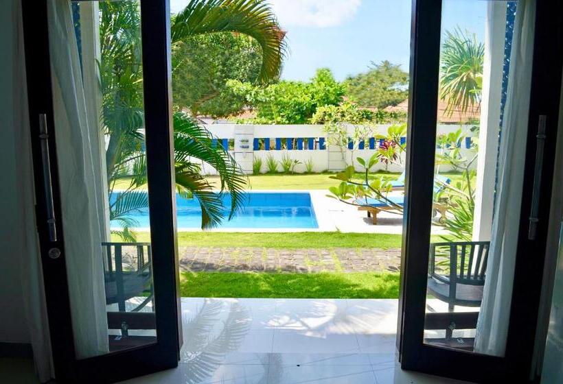 带泳池的标准三人间, Sea Star Bali