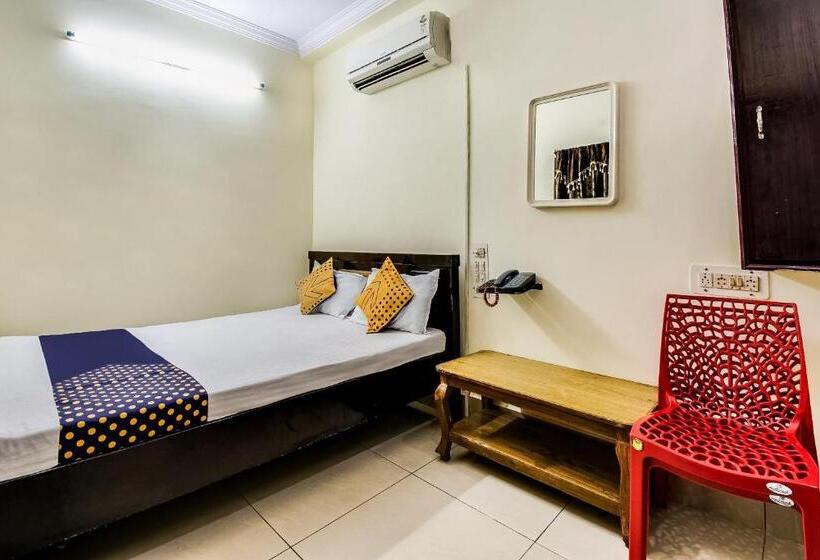 اتاق استاندارد, Spot On Sri Surya Lodge