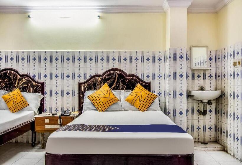 اتاق استاندارد, Spot On Sri Surya Lodge