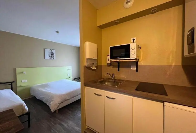 庭の見えるスタンダードトリプルルーム, Hôtel Les Jardins Dunkerque Center