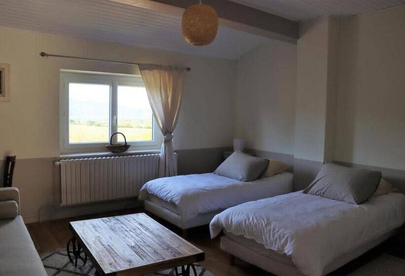 标准三人间, Vergers De La Bouligaire