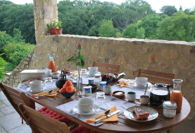 标准三人间, Vergers De La Bouligaire