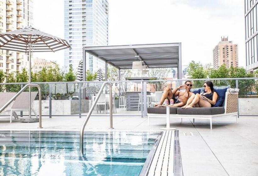 חדר סטודיו סטנדרד, Level Chicago  Old Town