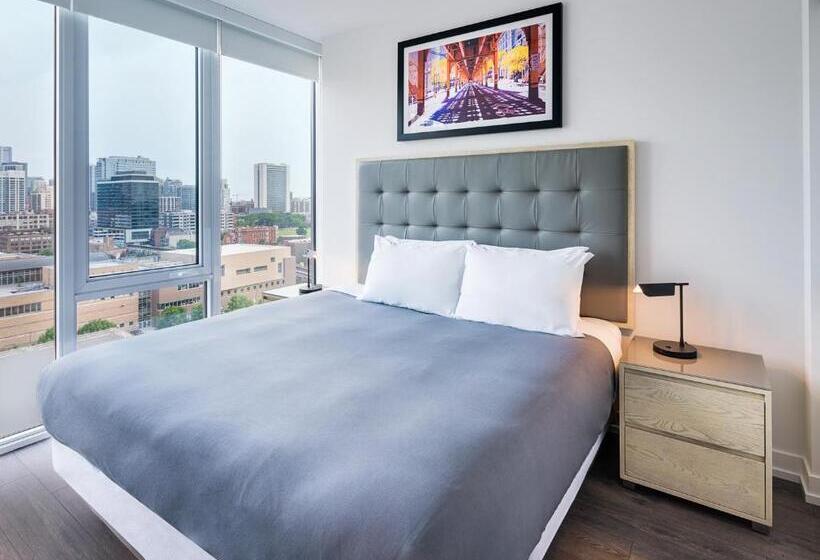 סוויטה, Level Chicago  Old Town