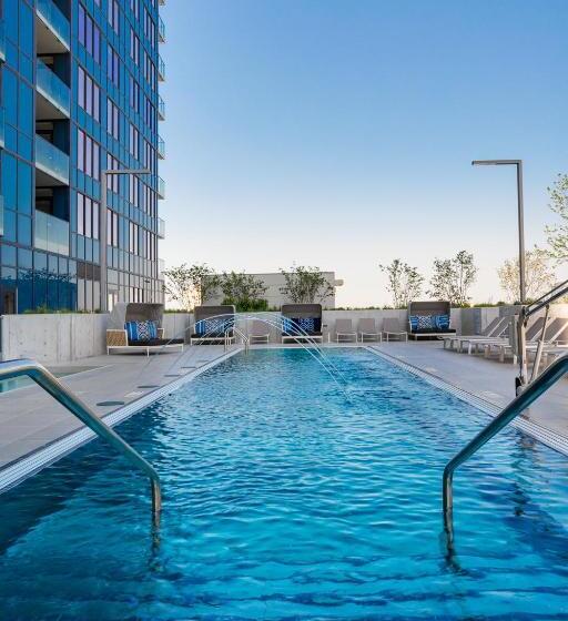 סוויטת ג'וניור, Level Chicago  Old Town