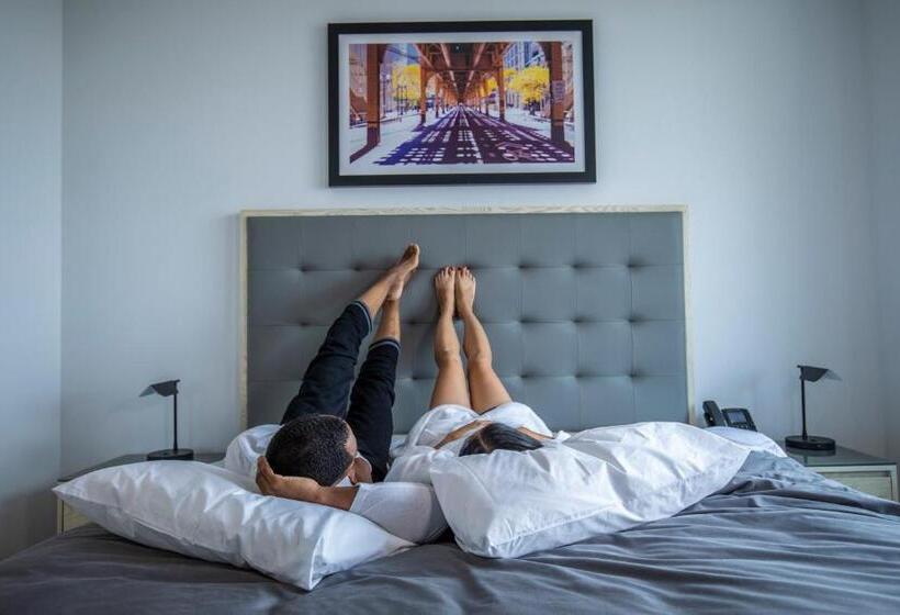 סוויטה דלוקס, Level Chicago  Old Town