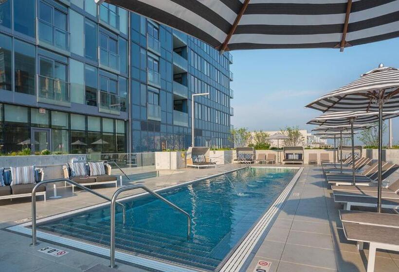 סוויטה דלוקס, Level Chicago  Old Town