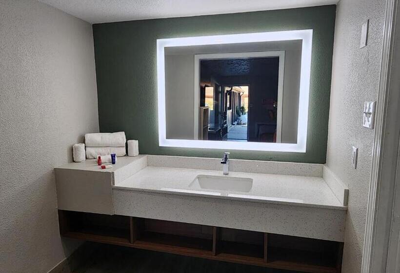 غرفة قياسية سرير كينج, Americas Best Value Inn Longview