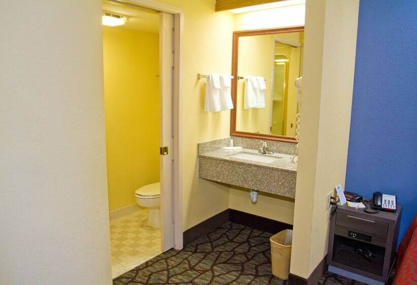 Номер Стандарт 2 Двуспальные Кровати, Days Inn By Wyndham Blue Springs