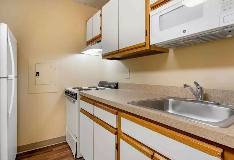 デラックススタジオ, Extended Stay America Suites  Cincinnati  Blue Ash  Reagan Hwy