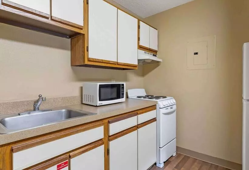 デラックススタジオ, Extended Stay America Suites  Cincinnati  Blue Ash  Reagan Hwy