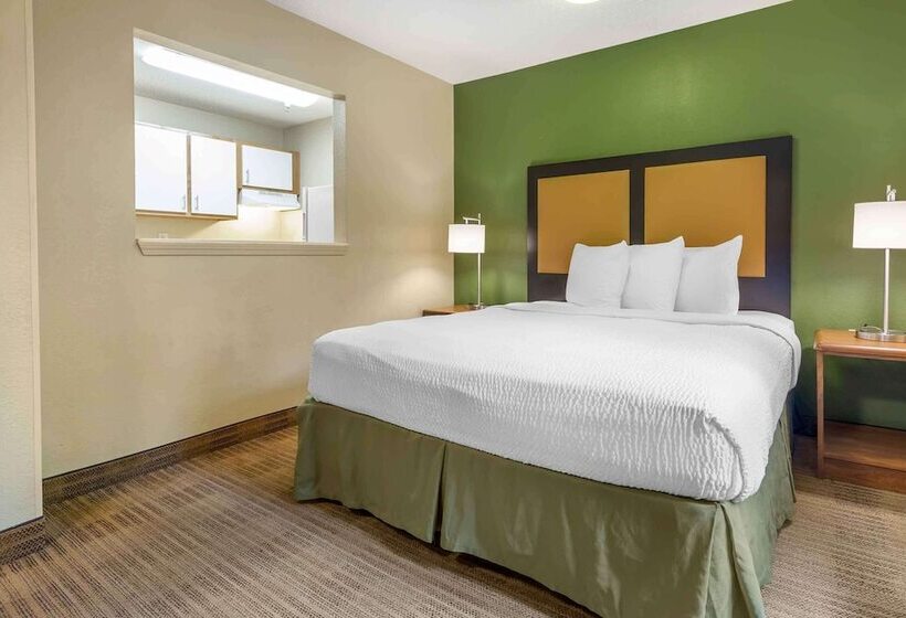 豪华工作室, Hometowne Studios And Suites By Red Roof Greensboro