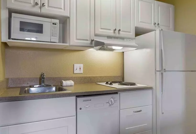استودیوی لوکس, Extended Stay America Suites Phoenix Scottsdale