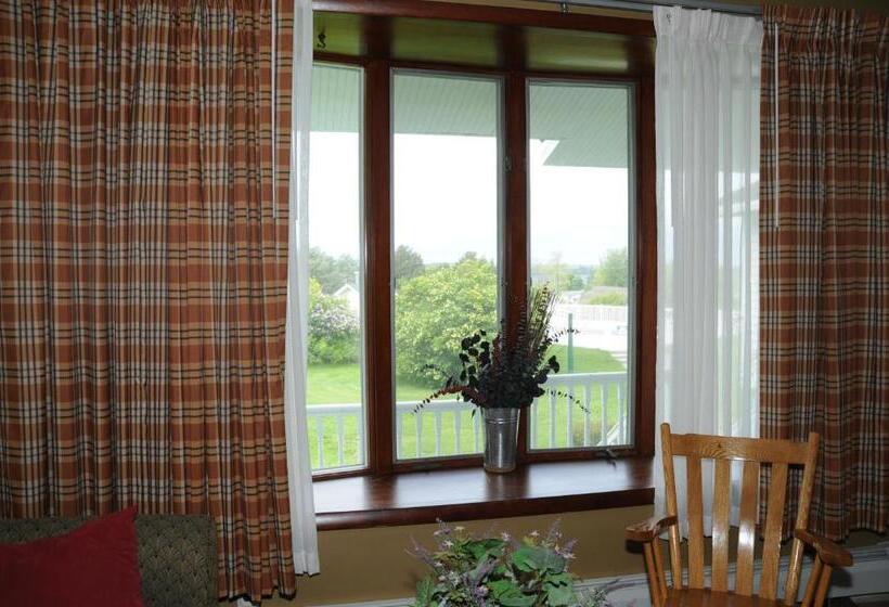 جناح إدارى, Stone Fence Resort