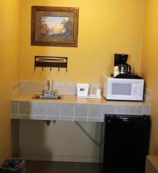 جناح إدارى, Stone Fence Resort