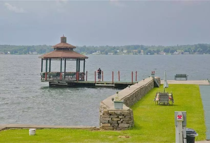 اتاق استاندارد با چشم‌انداز دریا, Stone Fence Resort