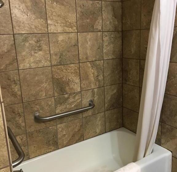 غرفة قياسية, Southfork Motel