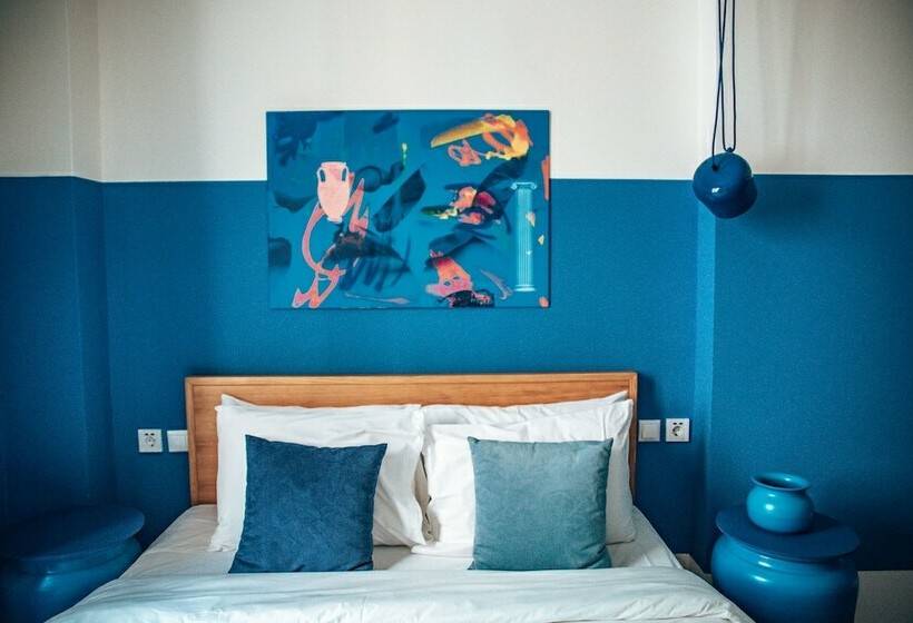 Economy Zimmer, Selina Athens Theatrou