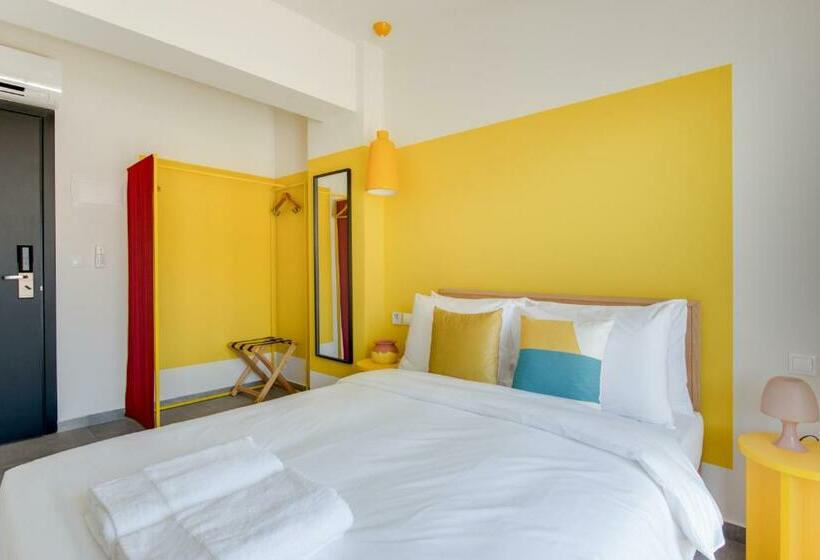 Basiczimmer Geteiltes Bad, Selina Athens Theatrou