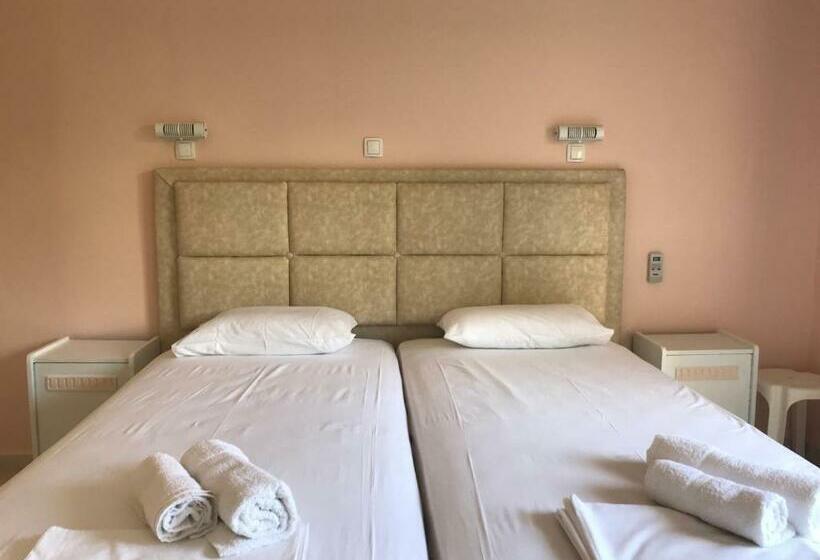 Номер Deluxe, Natalia Studios