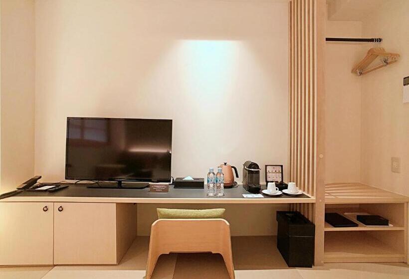 غرفة قياسية مزوَّدة بشُرفة, Royal Twin Hotel Kyoto Hachijoguchi