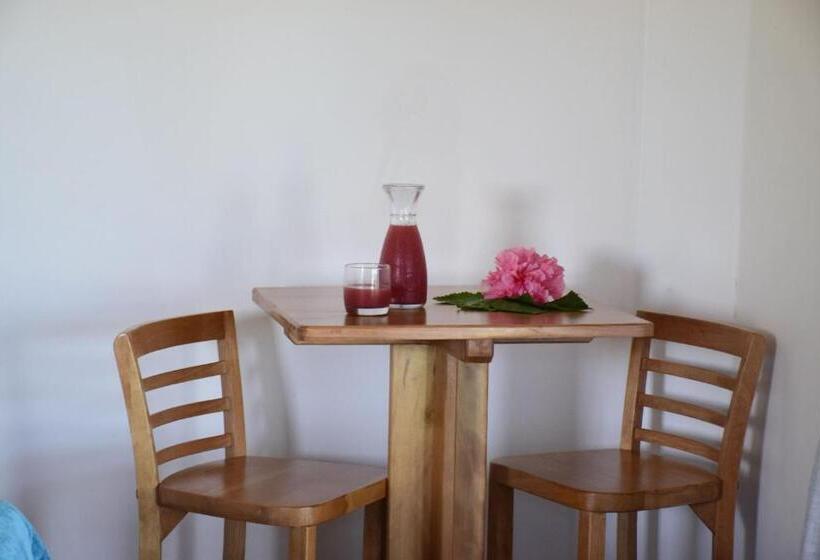 اتاق لوکس با چشم‌انداز باغ, Takarua Lodge