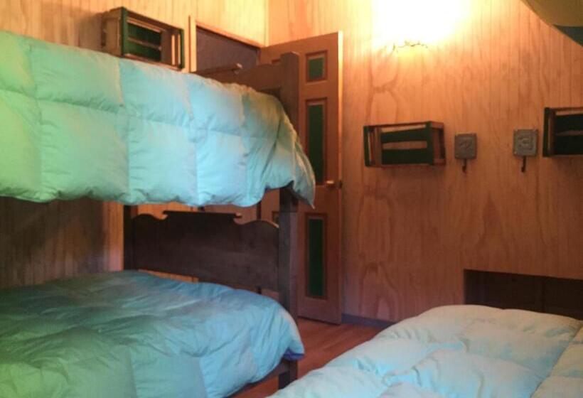 اتاق استاندارد سه تخته با سرویس بهداشتی مشترک, Duub Hostel