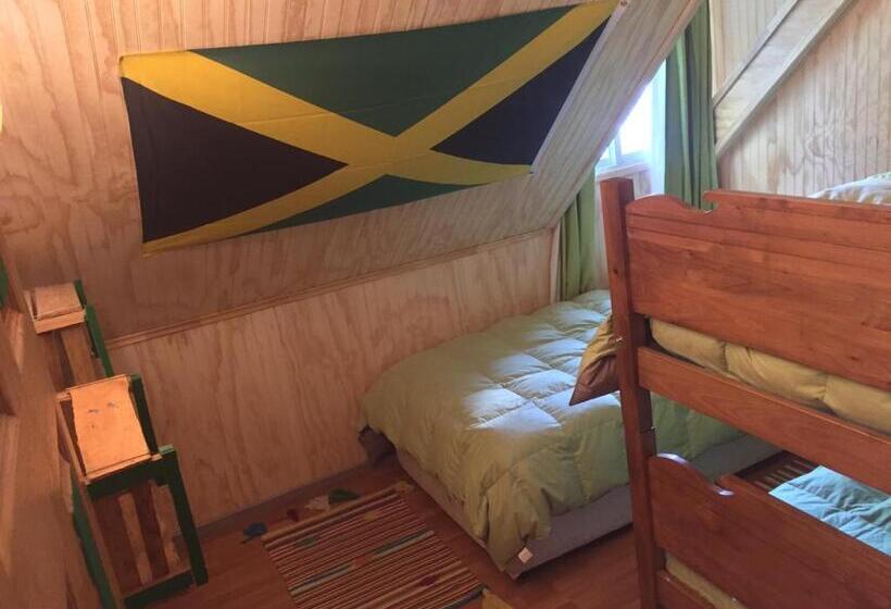 اتاق استاندارد سه تخته با سرویس بهداشتی مشترک, Duub Hostel