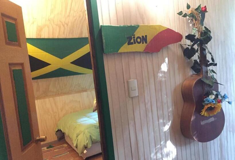 اتاق استاندارد سه تخته با سرویس بهداشتی مشترک, Duub Hostel