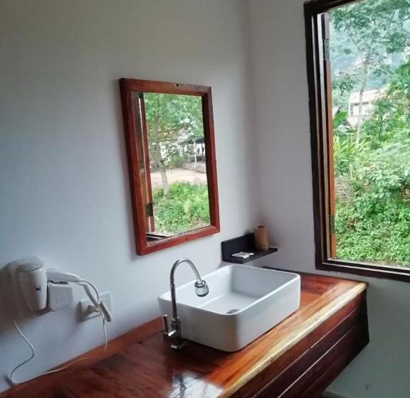 スーペリアールーム, Nam Ou View Villa