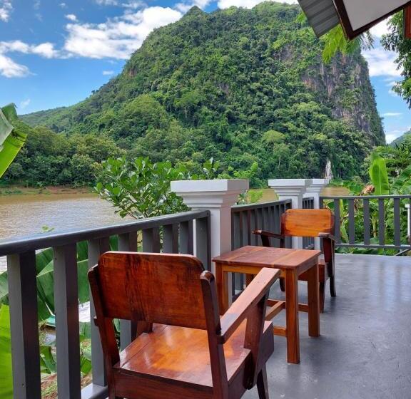 レイクビュースタンダードルーム, Nam Ou View Villa