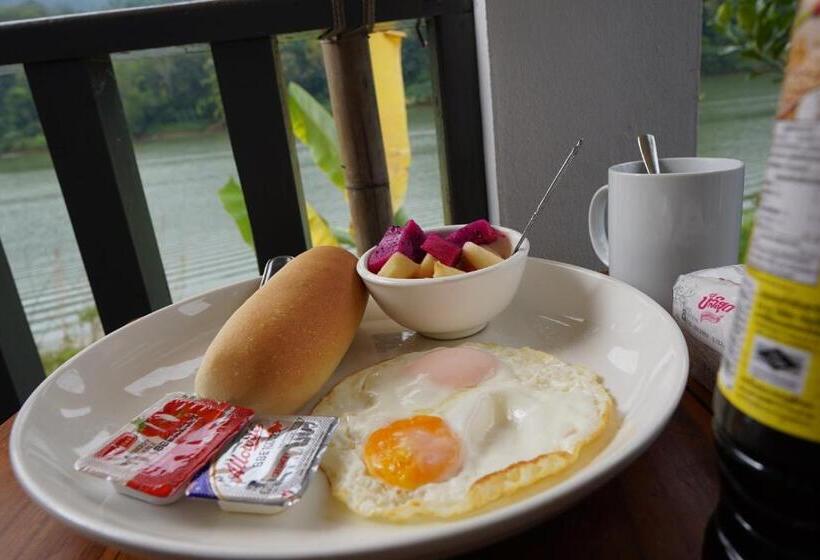 レイクビュースタンダードルーム, Nam Ou View Villa