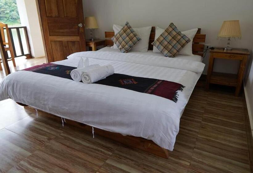 レイクビュースタンダードルーム, Nam Ou View Villa