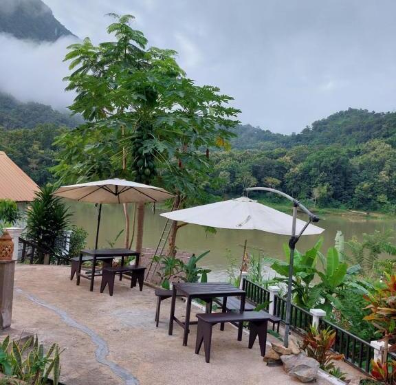 スーペリアールーム, Nam Ou View Villa