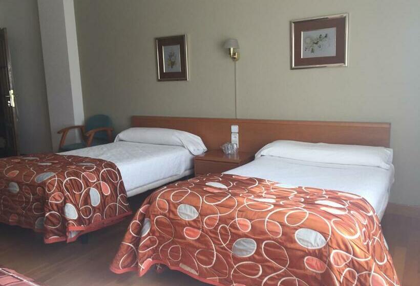 اتاق خانوادگی با سرویس بهداشتی مشترک, Pension Payvi