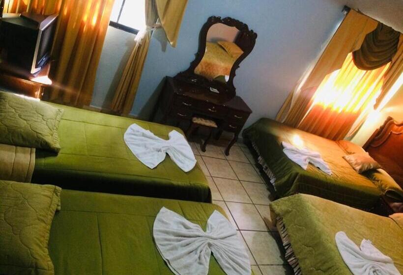 Habitación Cuádruple Estándar, Cuna Maya B Y B