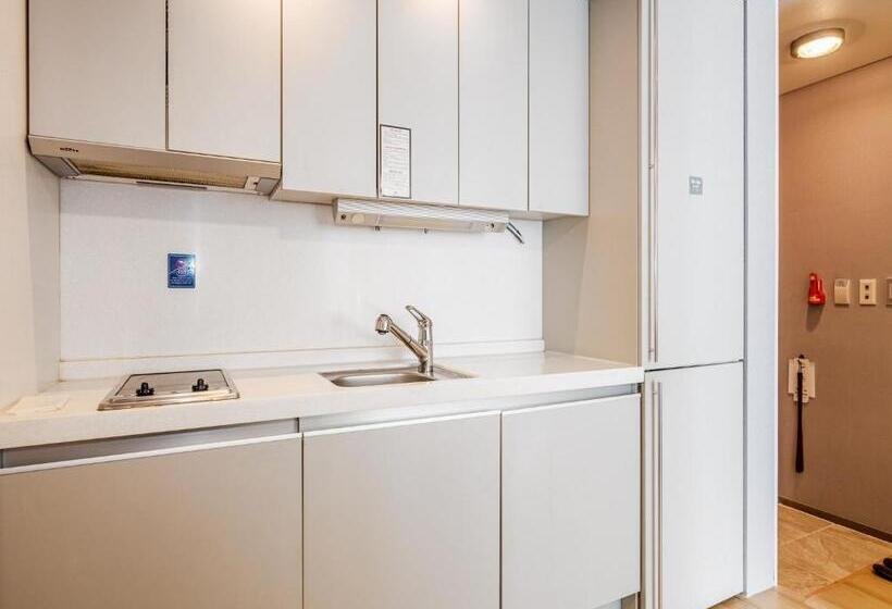 اتاق اساندارد با چشمانداز جانبی به دریا, Haeundae Seacloud Hotel Residence