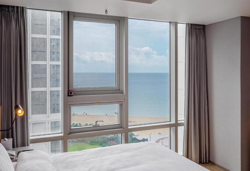 اتاق اساندارد با چشمانداز جانبی به دریا, Haeundae Seacloud Hotel Residence
