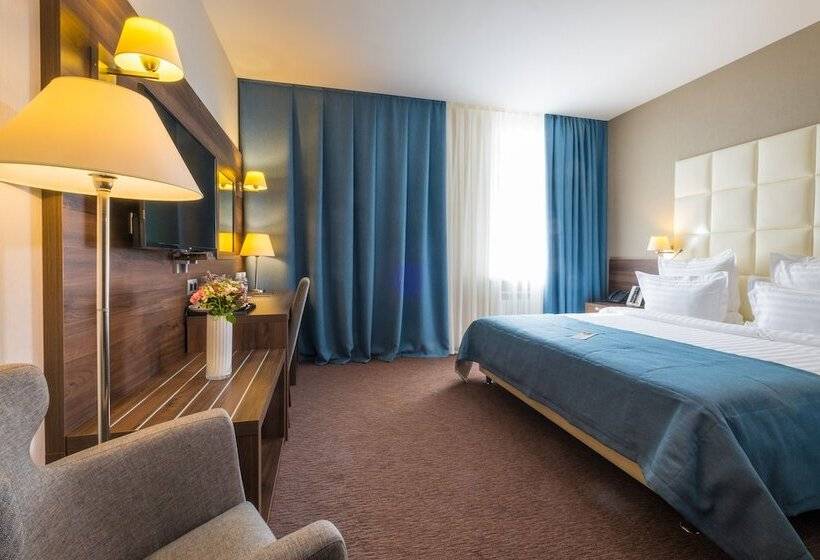 اتاق سوپریور, Tom River Plaza