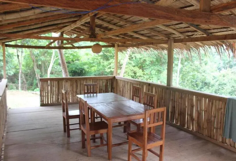 اتاق خانوادگی, Pousada Cameroun