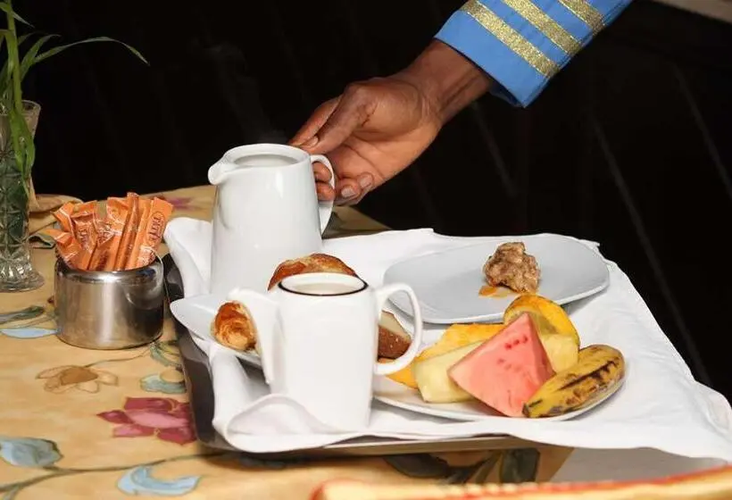 اتاق خانوادگی, Pousada Cameroun