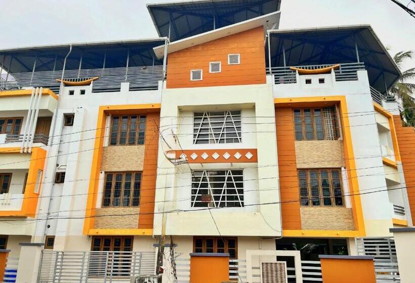 スリーベッドルーム　ヴィラ, Thrissur Villas Home Stay